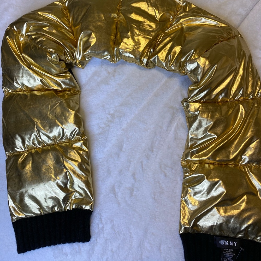 DKNY Quilted Puffer Metallic Winter scarf - Picture 8 of 8